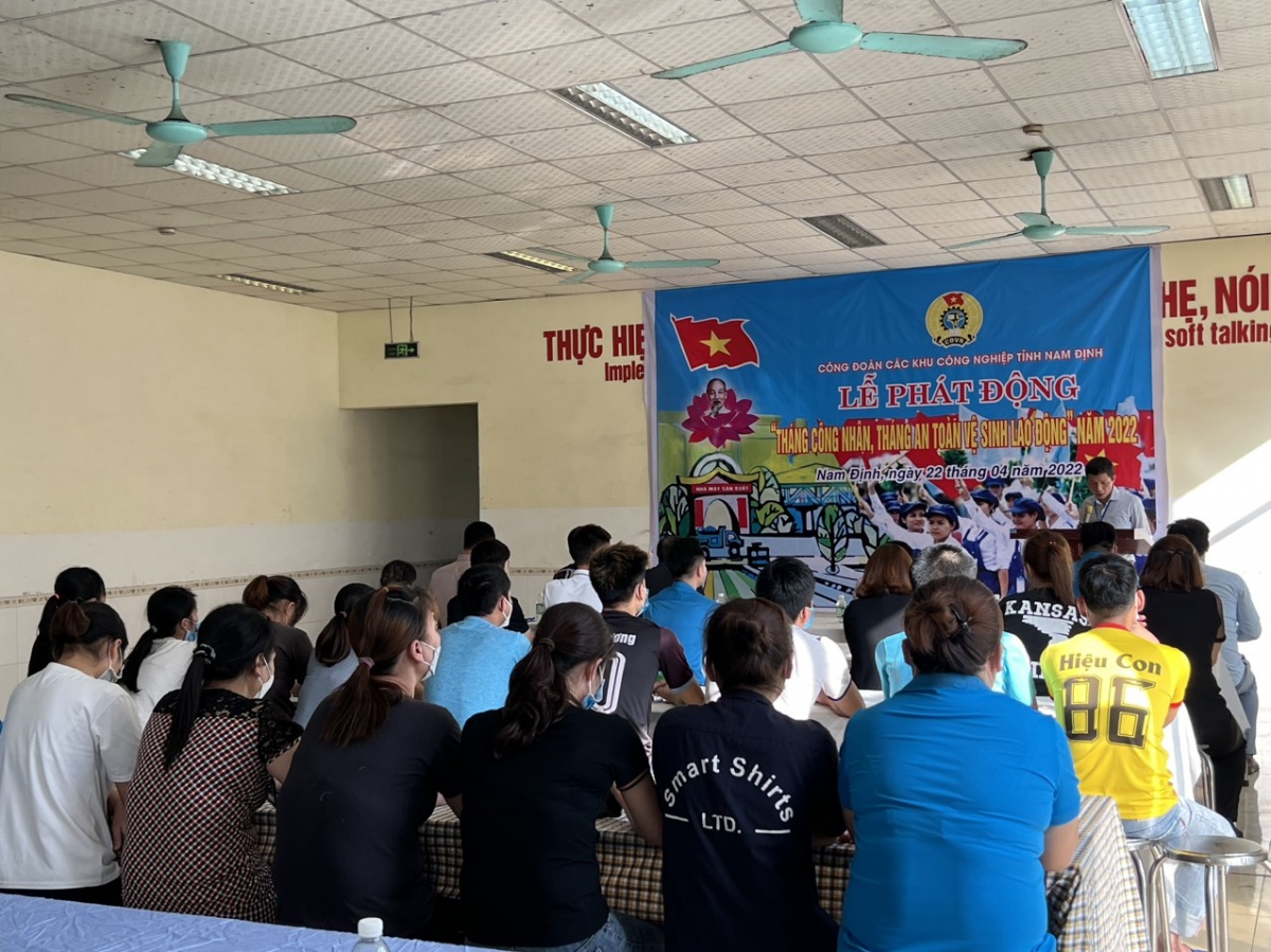 Công ty may ở Nam Định tuyển hàng trăm công nhân, thưởng 1-3 triệu cho người giới thiệu thành công Công ty may ở Nam Định tuyển hàng trăm công nhân, thưởng 1-3 triệu cho người giới thiệu thành công