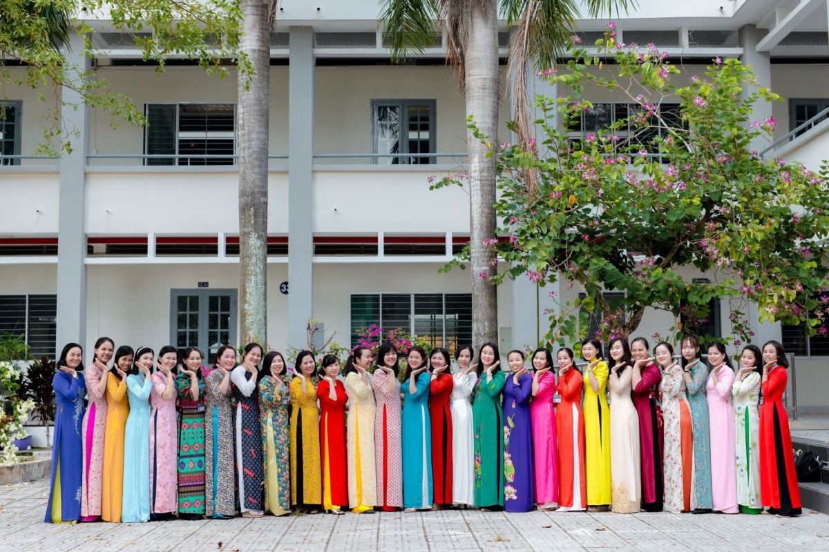 Có một Chủ tịch Công đoàn trường nhiệt huyết, tận tâm với nghề giáo Có một Chủ tịch Công đoàn trường nhiệt huyết, tận tâm với nghề giáo