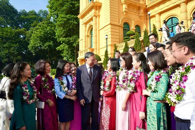 "Tham mưu giỏi, phục vụ tốt" góp phần xây dựng nhà nước pháp quyền xã hội chủ nghĩa "Tham mưu giỏi, phục vụ tốt" góp phần xây dựng nhà nước pháp quyền xã hội chủ nghĩa