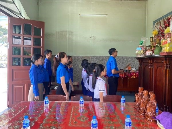 Thầy giáo Lê Minh Hoàng- Chủ tịch Công đoàn năng động