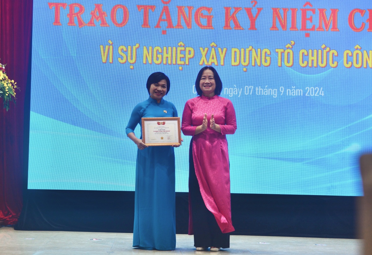 Công đoàn chi hơn 2,7 tỷ đồng hỗ trợ đoàn viên, người lao động khó khăn