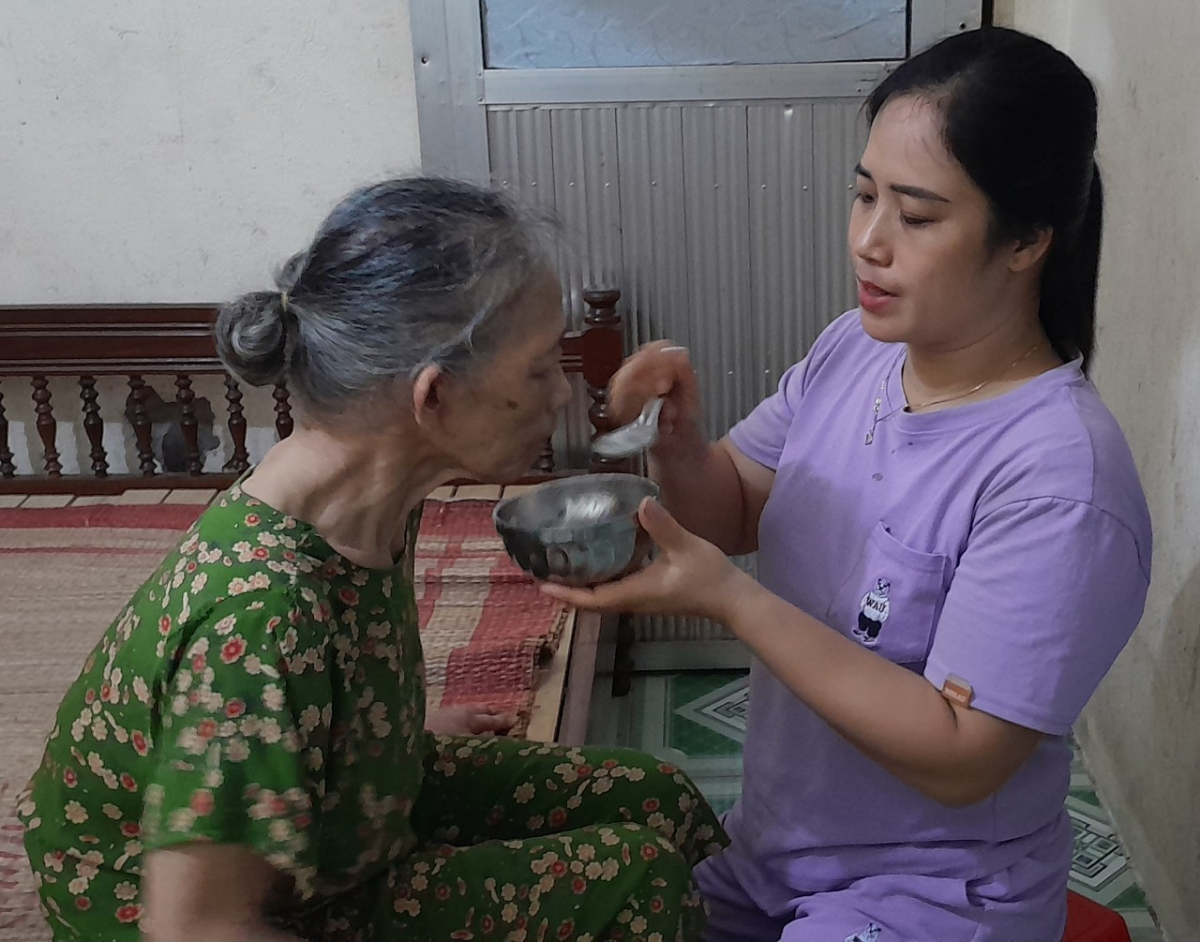 Cô giáo nghèo vượt qua nghịch cảnh ở vùng cao Na Rì Cô giáo nghèo vượt qua nghịch cảnh ở vùng cao Na Rì