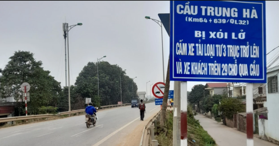 Nước sông dâng cao, nhiều địa phương cấm, hạn chế các phương tiện lưu thông qua cầu