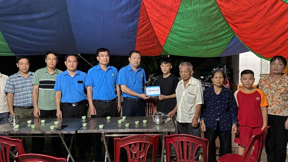 Sau bão Yagi, nhiều nhà xưởng bị nước nhấn chìm, Công đoàn Hải Phòng tập trung hỗ trợ toàn diện Sau bão Yagi, nhiều nhà xưởng bị nước nhấn chìm, Công đoàn Hải Phòng tập trung hỗ trợ toàn diện