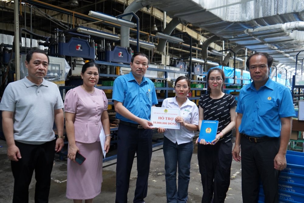 Sau bão Yagi, nhiều nhà xưởng bị nước nhấn chìm, Công đoàn Hải Phòng tập trung hỗ trợ toàn diện Sau bão Yagi, nhiều nhà xưởng bị nước nhấn chìm, Công đoàn Hải Phòng tập trung hỗ trợ toàn diện