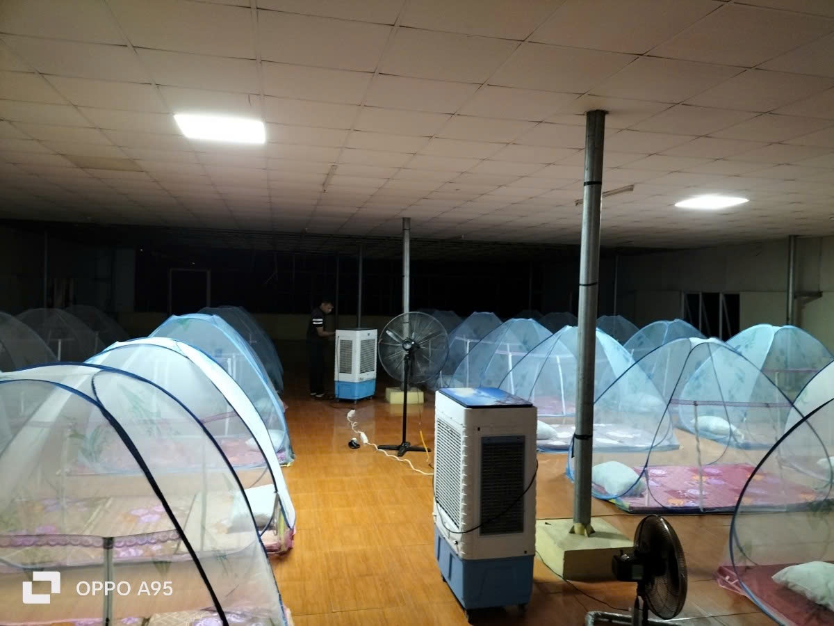 Thái Nguyên: Công nhân vùng lụt ăn ở miễn phí tại công ty