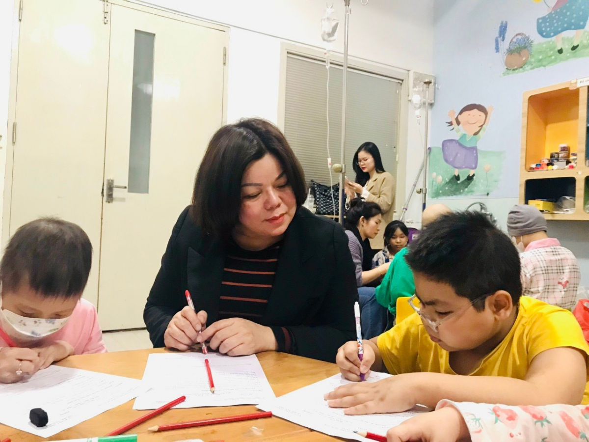 Cô giáo 30 năm tận tâm, nhiệt huyết với nghề dạy học ở Thủ đô Cô giáo 30 năm tận tâm, nhiệt huyết với nghề dạy học ở Thủ đô