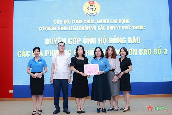 Hỗ trợ đoàn viên, người lao động bị ảnh hưởng bởi cơn bão số 3 Hỗ trợ đoàn viên, người lao động bị ảnh hưởng bởi cơn bão số 3