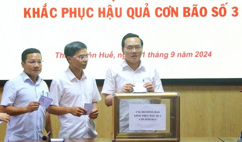 LĐLĐ tỉnh Thừa Thiên Huế phát động hỗ trợ các địa phương thiệt hại do bão số 3 - Yagi LĐLĐ tỉnh Thừa Thiên Huế phát động hỗ trợ các địa phương thiệt hại do bão số 3 - Yagi