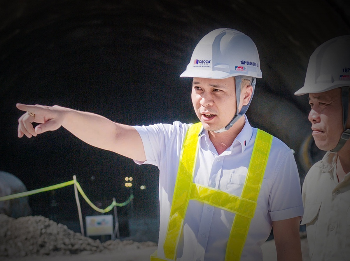 Những người thợ sống trong lòng núi Những người thợ sống trong lòng núi