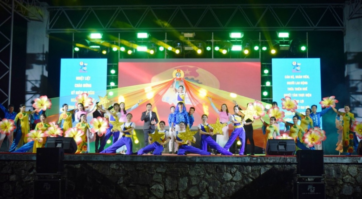 Thừa Thiên Huế: Trên 85% công nhân lao động được nâng cao đời sống văn hoá tinh thần Thừa Thiên Huế: Trên 85% công nhân lao động được nâng cao đời sống văn hoá tinh thần