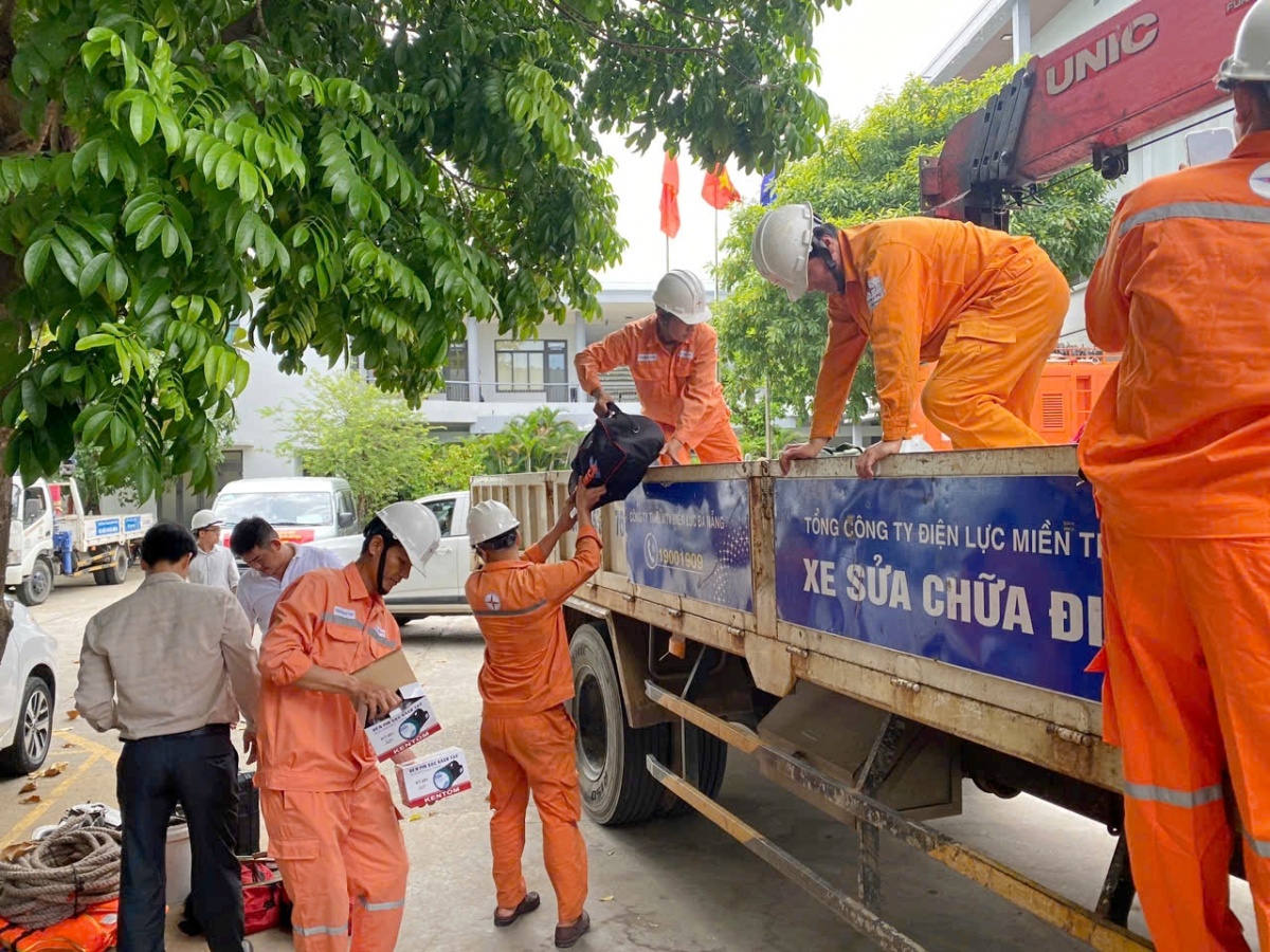 Doanh nghiệp, người lao động Đà Nẵng hỗ trợ miền Bắc khắc phục hậu quả bão số 3