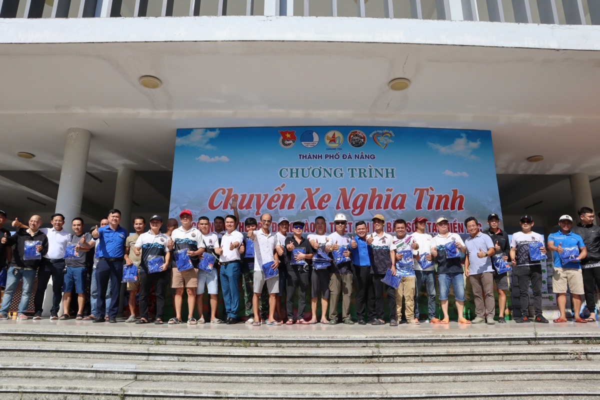 Doanh nghiệp, người lao động Đà Nẵng hỗ trợ miền Bắc khắc phục hậu quả bão số 3 Doanh nghiệp, người lao động Đà Nẵng hỗ trợ miền Bắc khắc phục hậu quả bão số 3