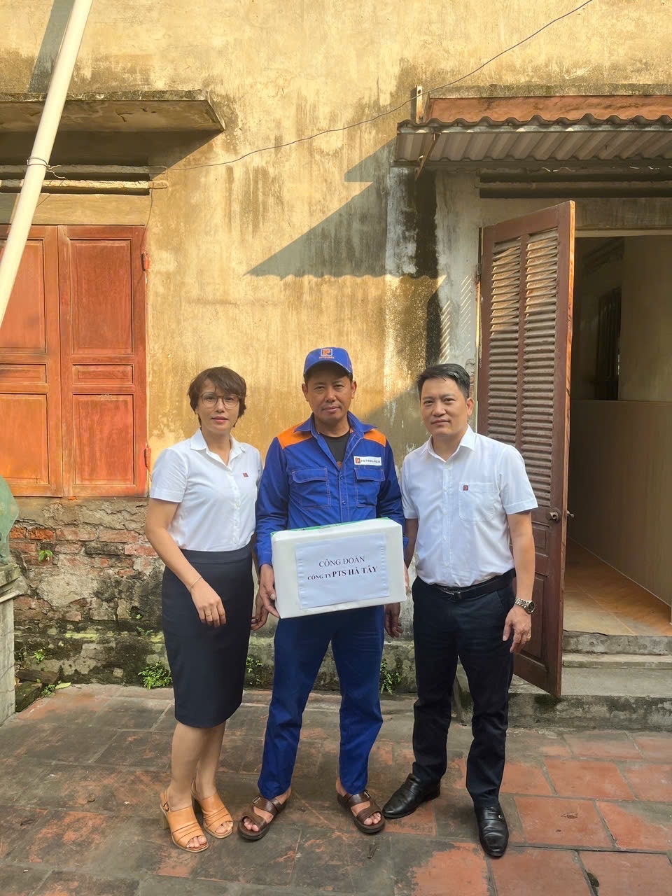 Công đoàn Petrolimex Hà Tây- vòng tay ấm áp yêu thương Công đoàn Petrolimex Hà Tây- vòng tay ấm áp yêu thương