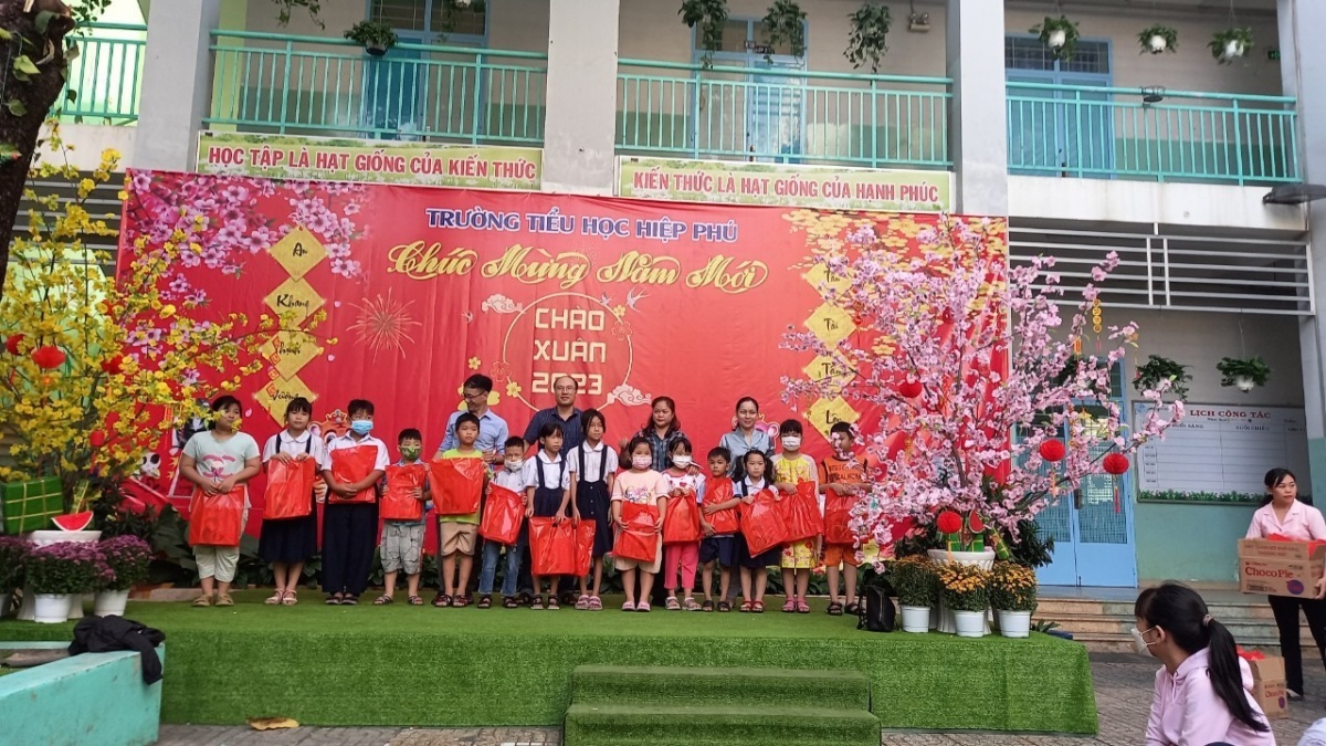 May mắn khi được sống và công tác trong “trường học hạnh phúc” May mắn khi được sống và công tác trong “trường học hạnh phúc”