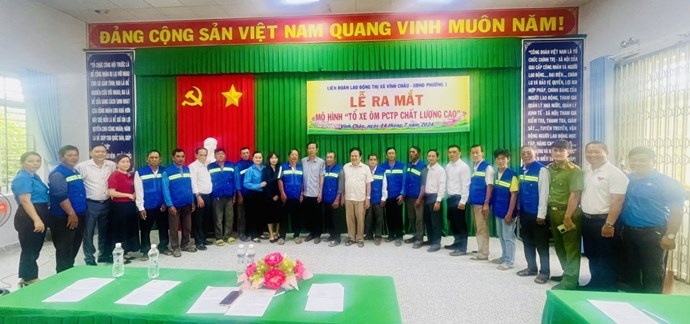 Tài xế xe ôm tham gia phòng chống tội phạm