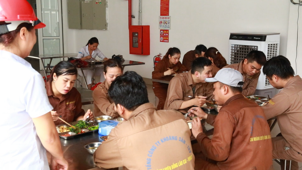 Phó Chủ tịch Công đoàn luôn trăn trở và chăm lo cho người lao động Phó Chủ tịch Công đoàn luôn trăn trở và chăm lo cho người lao động