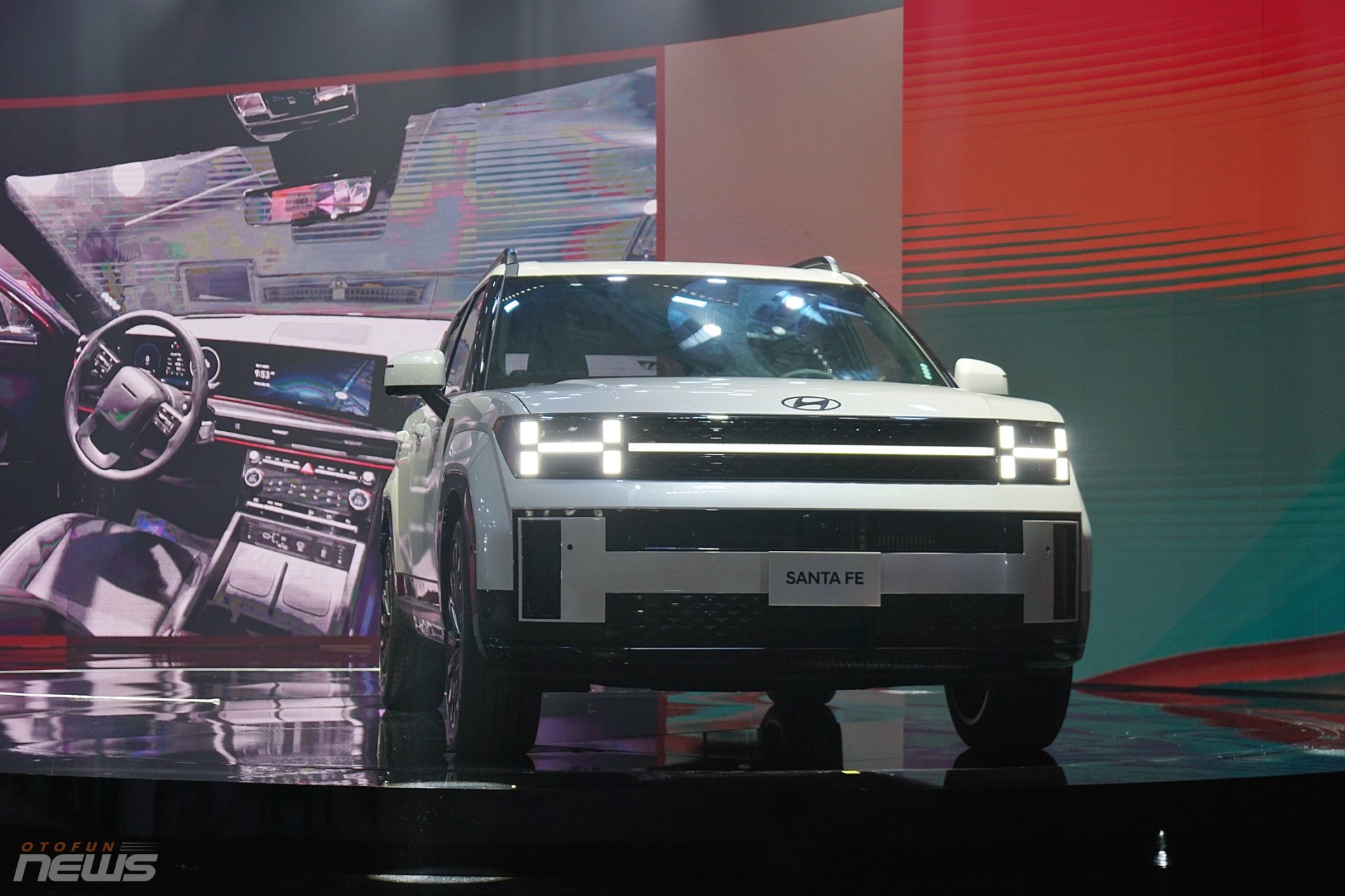 Hyundai SantaFe 2024 ra mắt với 5 phiên bản, giá từ 1,069 tỷ đồng Hyundai SantaFe 2024 ra mắt với 5 phiên bản, giá từ 1,069 tỷ đồng