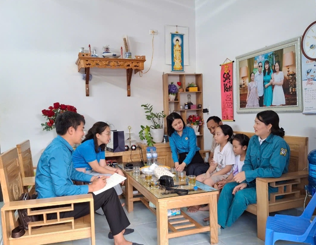 “Công đoàn Công ty CP Nước sạch Quảng Ninh chính là điểm tựa của em…” “Công đoàn Công ty CP Nước sạch Quảng Ninh chính là điểm tựa của em…”