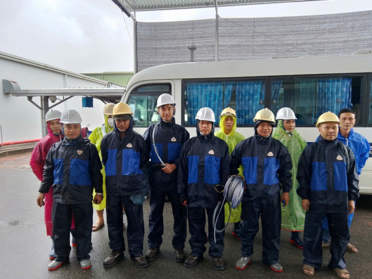 Lực lượng chủ chốt Phòng chống lụt bão của Công ty TNHH MSV ra quân ngày 18/9 để triển khai các biện pháp ứng phó với ATNĐ đang gây mưa lớn tại Huế. Ảnh ĐVCC Lực lượng chủ chốt Phòng chống lụt bão của Công ty TNHH MSV ra quân ngày 18/9 để triển khai các biện pháp ứng phó với ATNĐ đang gây mưa lớn tại Huế. Ảnh ĐVCC