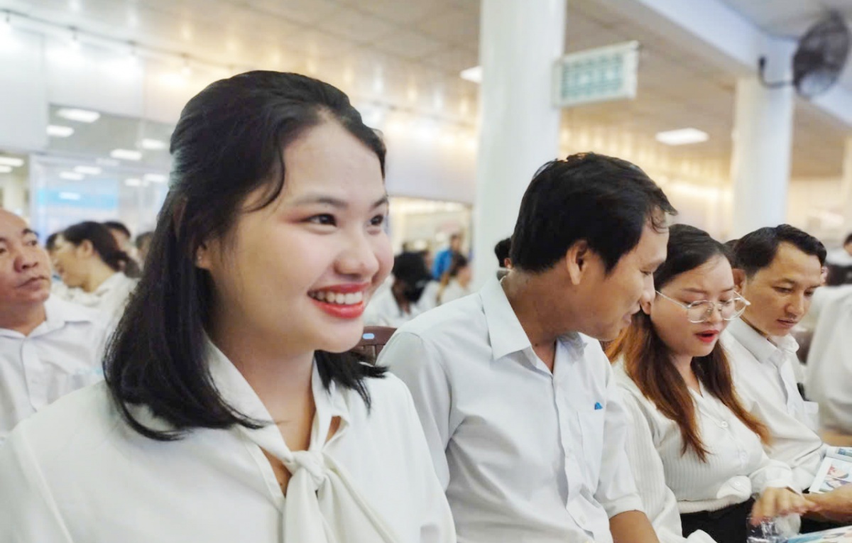 Hàng ngàn đoàn viên, người lao động tham gia tọa đàm tránh “bẫy tín dụng đen” Hàng ngàn đoàn viên, người lao động tham gia tọa đàm tránh “bẫy tín dụng đen”