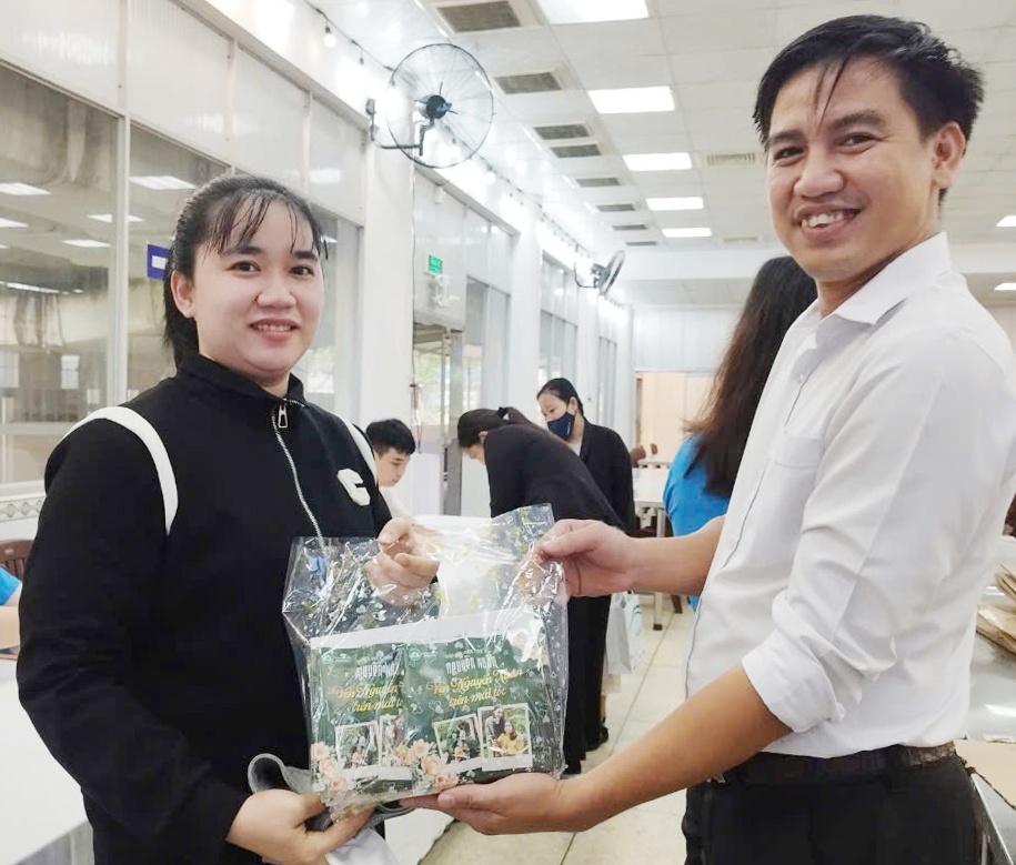 Hàng ngàn đoàn viên, người lao động tham gia tọa đàm tránh “bẫy tín dụng đen” Hàng ngàn đoàn viên, người lao động tham gia tọa đàm tránh “bẫy tín dụng đen”