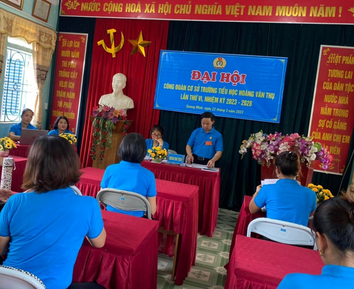 Ghi chép về một thầy giáo - Chủ tịch Công đoàn gương mẫu, tận tụy