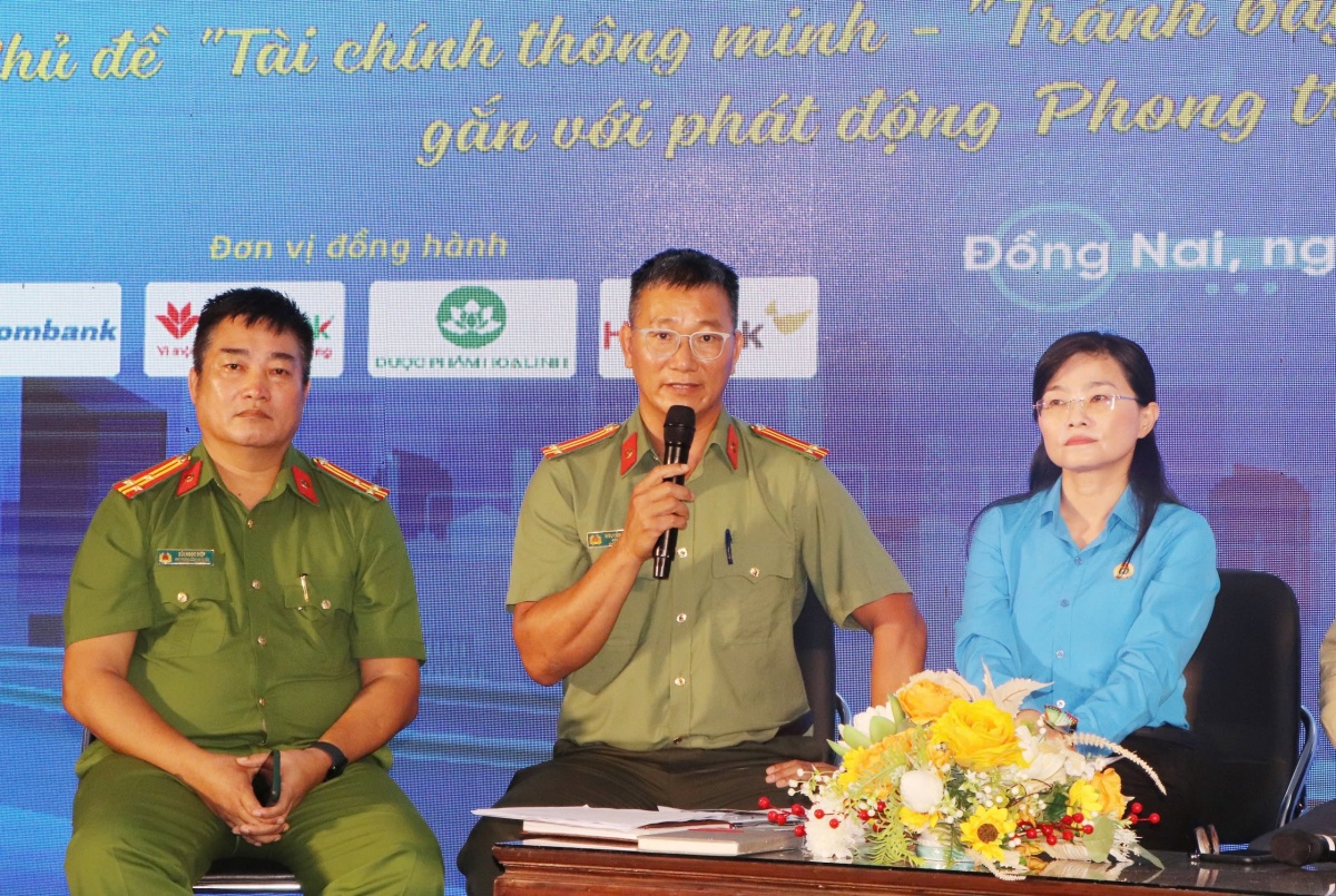 undefined Công nhân Đồng Nai học cách tránh bẫy “tín dụng đen”