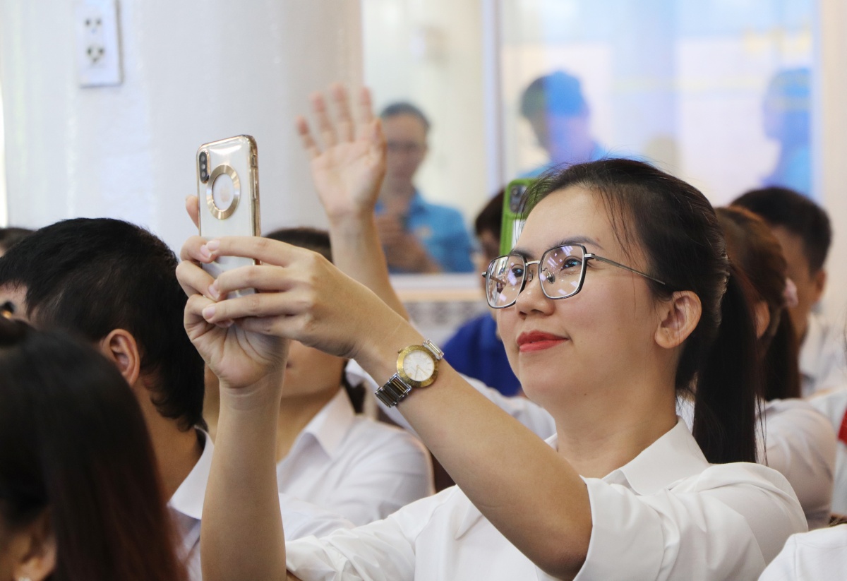 Tăng phúc lợi để công nhân không vướng bẫy “tín dụng đen”