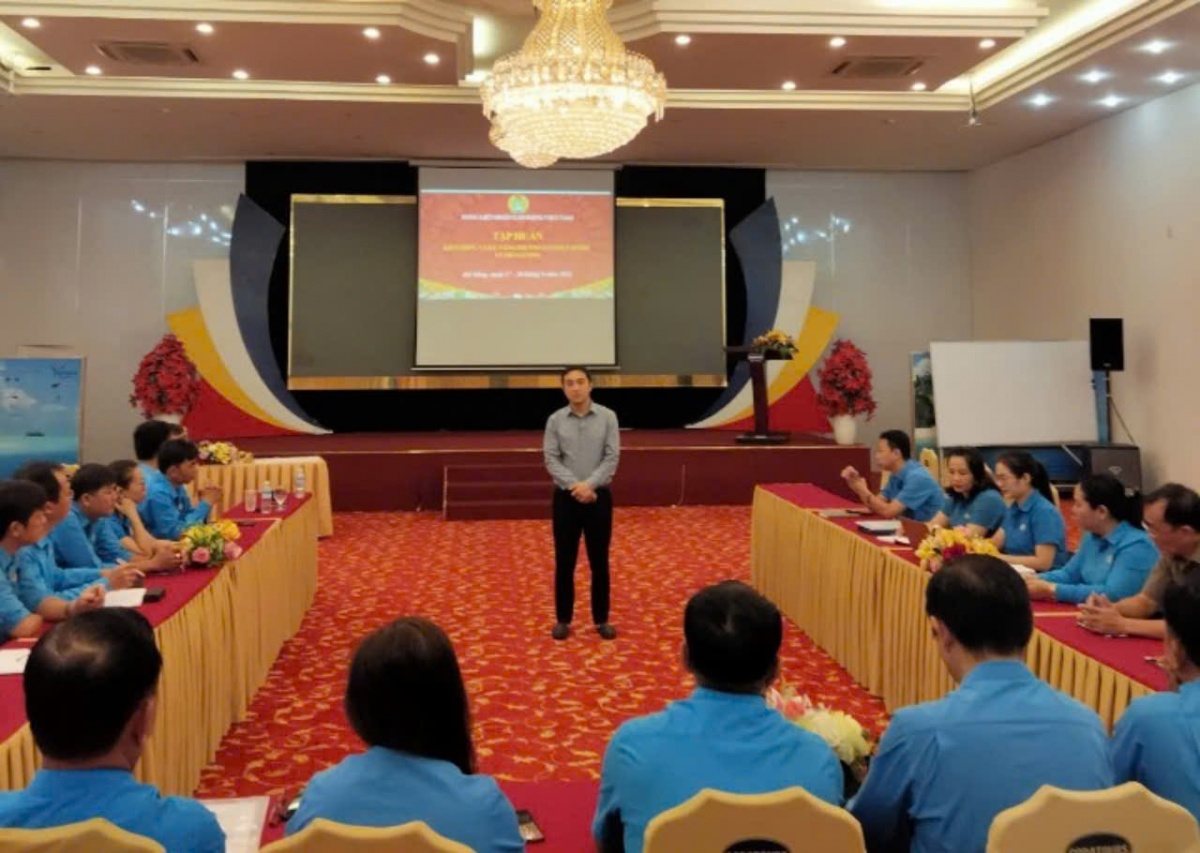 Cán bộ công đoàn phải hiểu sâu về tiền lương trong doanh nghiệp để thương lượng tập thể Cán bộ công đoàn phải hiểu sâu về tiền lương trong doanh nghiệp để thương lượng tập thể