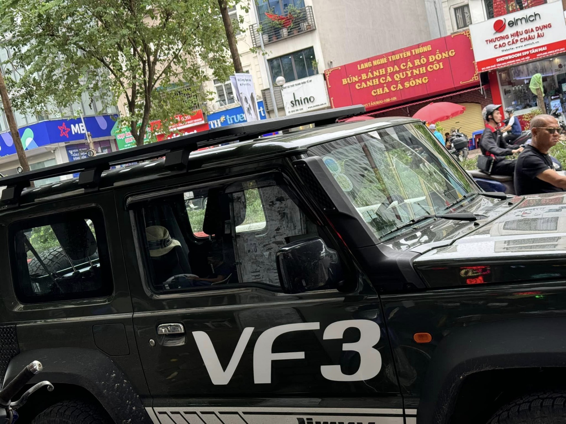 Mua Suzuki Jimny 'kèm lạc' 150 triệu đồng xong độ thành VinFast VF 3 vì yêu xe điện Mua Suzuki Jimny 'kèm lạc' 150 triệu đồng xong độ thành VinFast VF 3 vì yêu xe điện