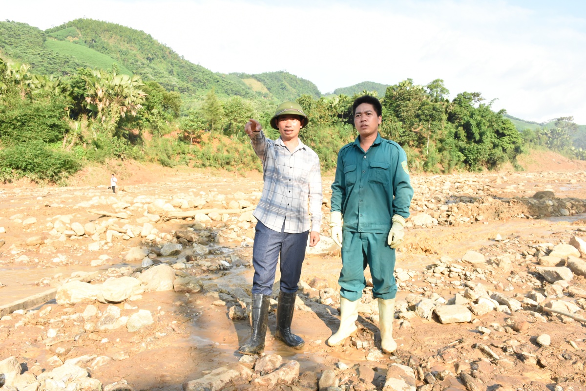 Ngọc trong lũ Ngọc trong lũ