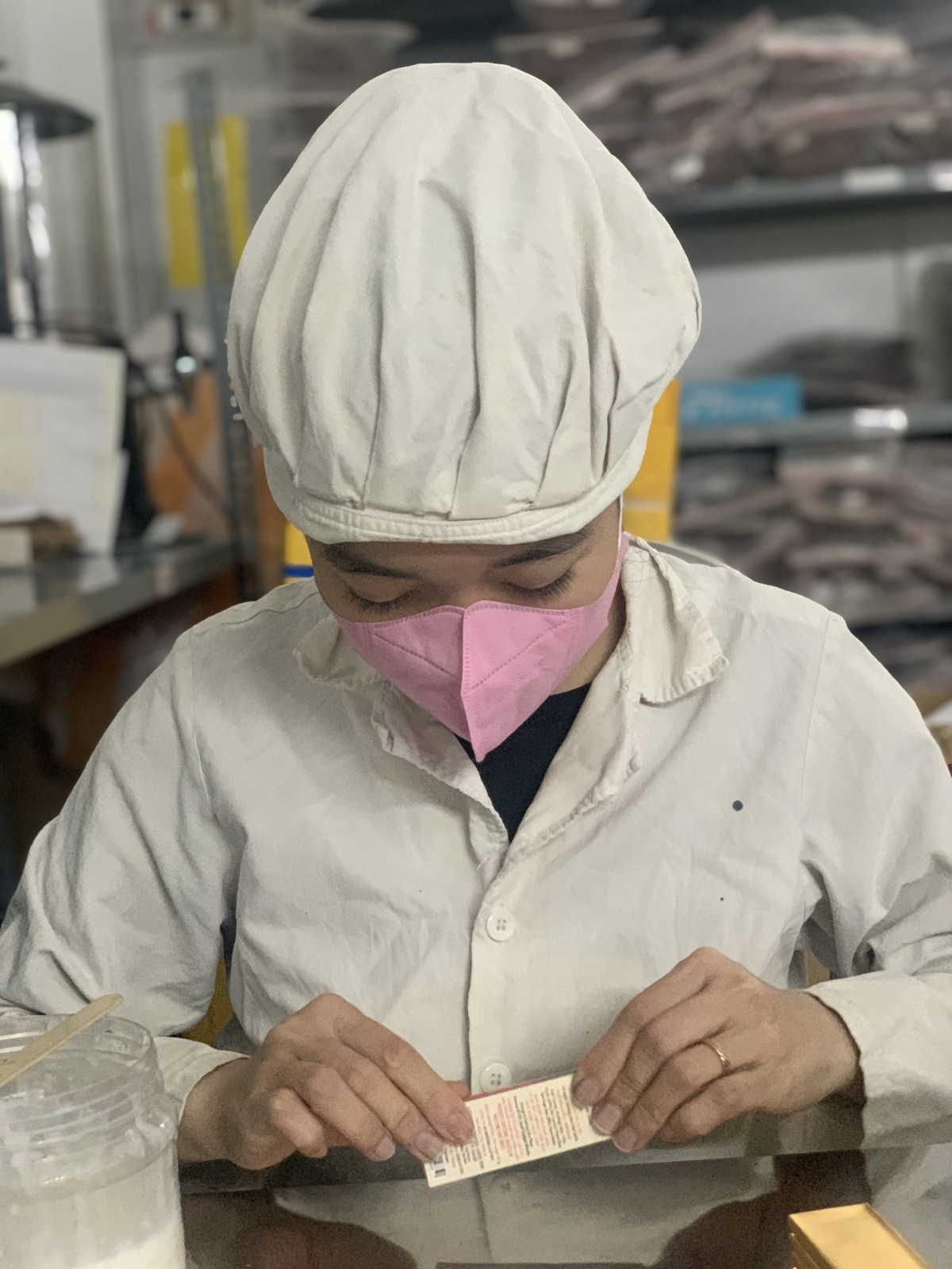 Bài 4: Công nhân chịu thiệt đến bao giờ?