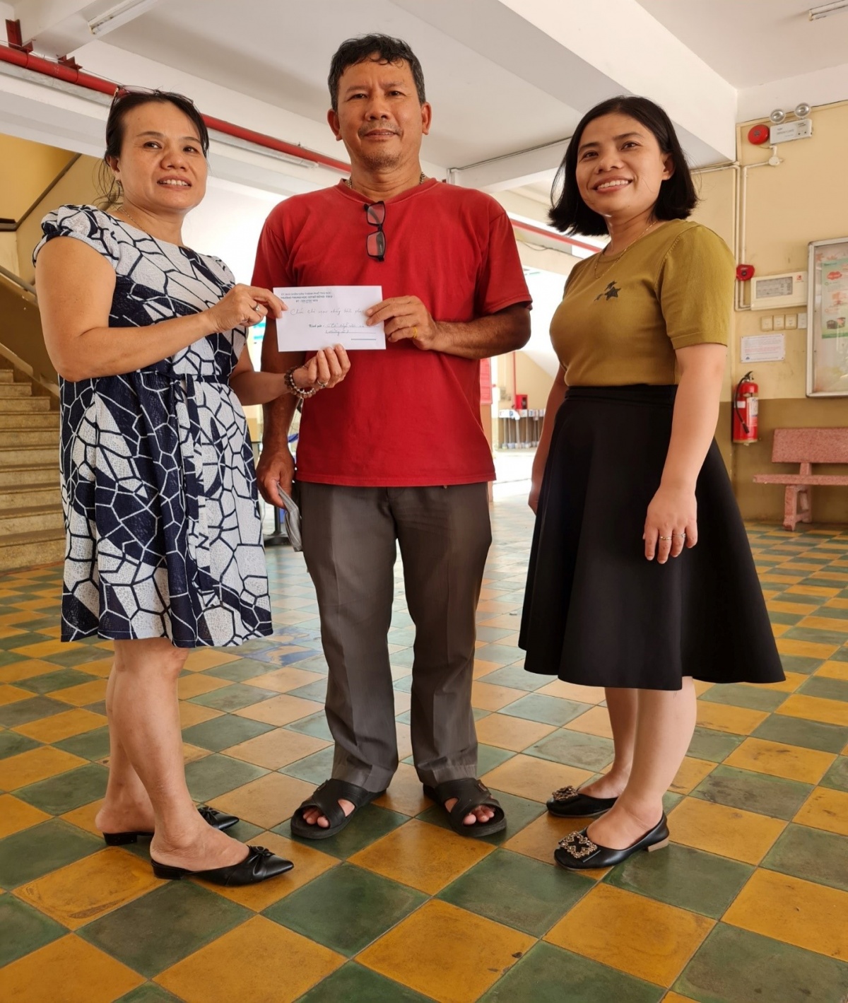 Vòng tay Công đoàn Trường THCS Bình Thọ - Nơi chắp cánh cho những yêu thương