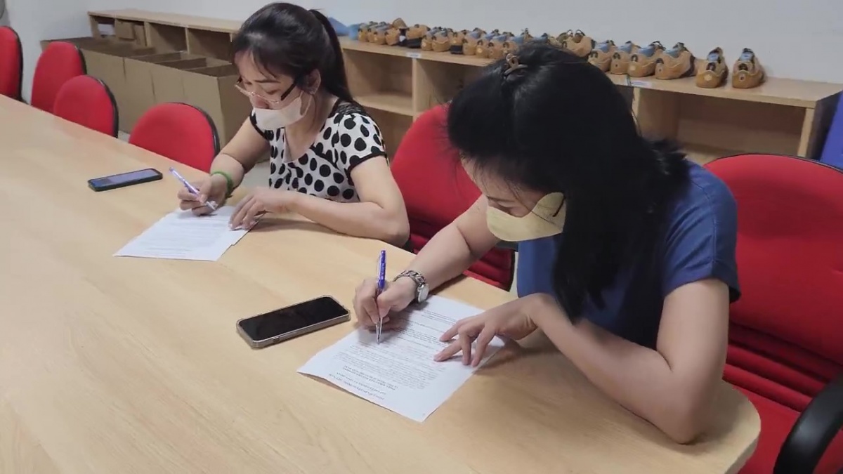 “Bẫy nợ” thẻ ngân hàng - Bài 5: Ngân hàng cần minh bạch, rạch ròi “Bẫy nợ” thẻ ngân hàng - Bài 5: Ngân hàng cần minh bạch, rạch ròi