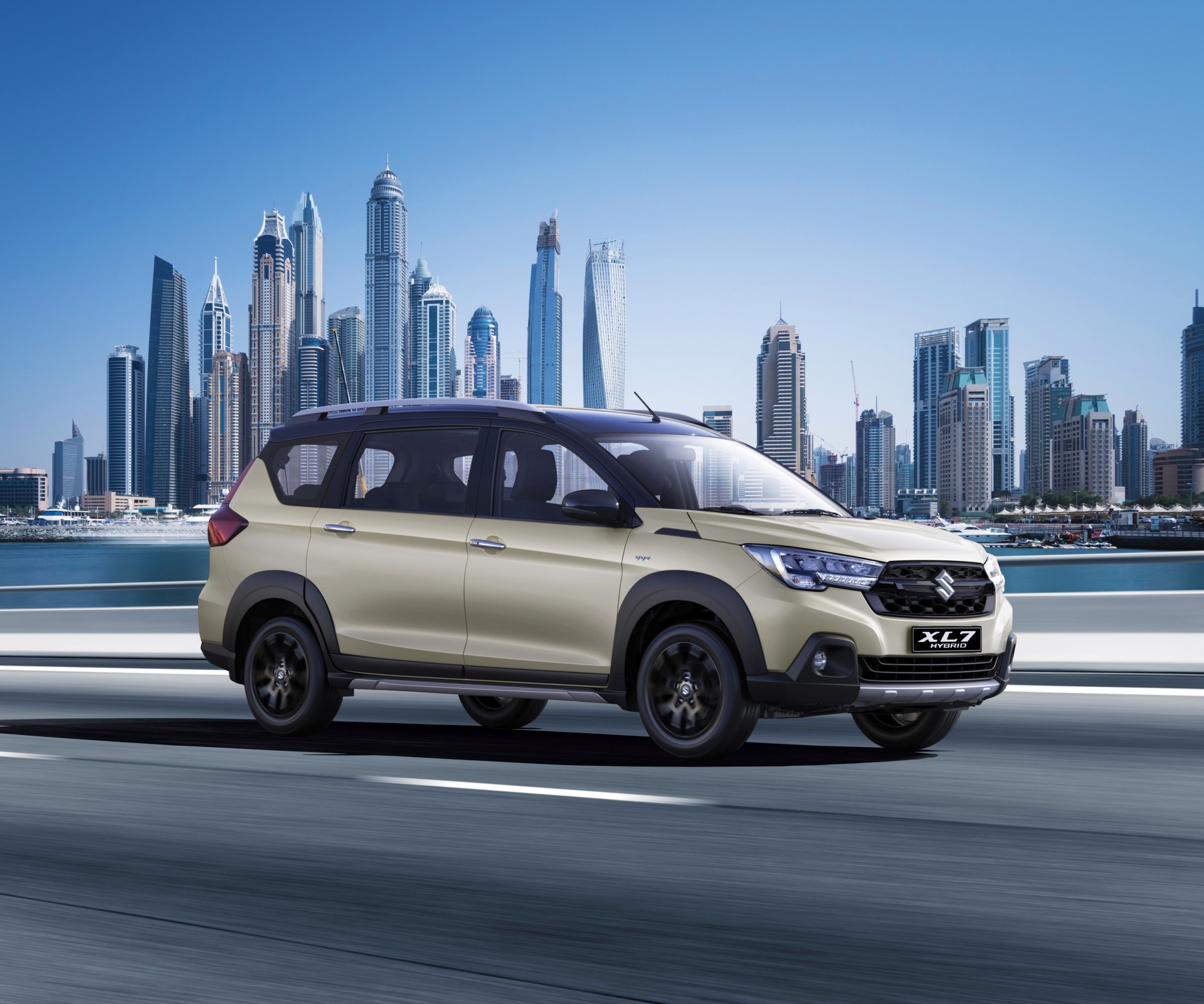 Suzuki XL7 Hybrid cách tân để chinh phục gia đình Việt Suzuki XL7 Hybrid cách tân để chinh phục gia đình Việt