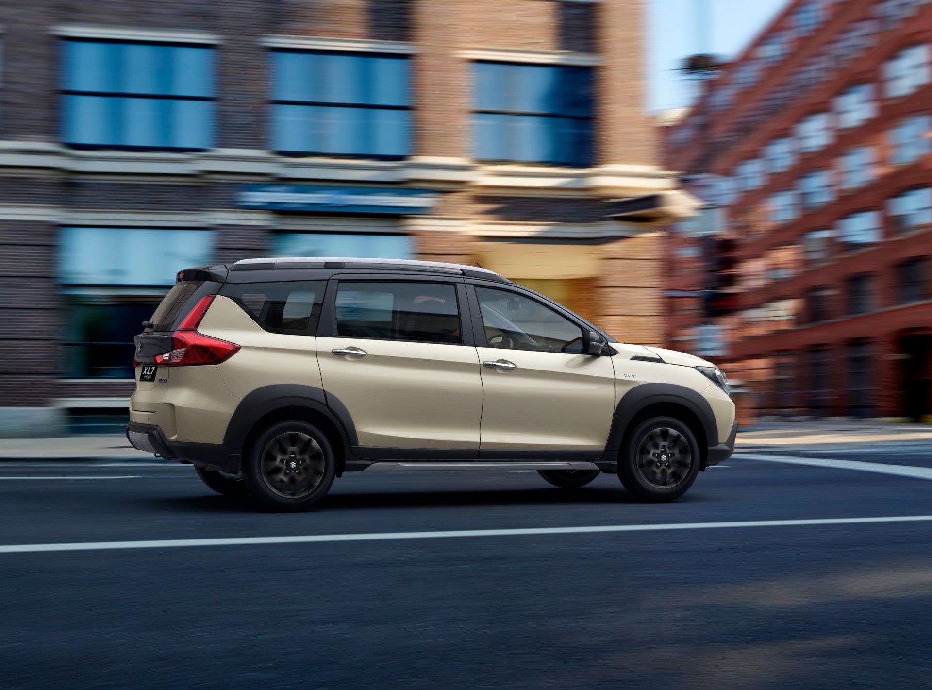 Suzuki XL7 Hybrid cách tân để chinh phục gia đình Việt Suzuki XL7 Hybrid cách tân để chinh phục gia đình Việt