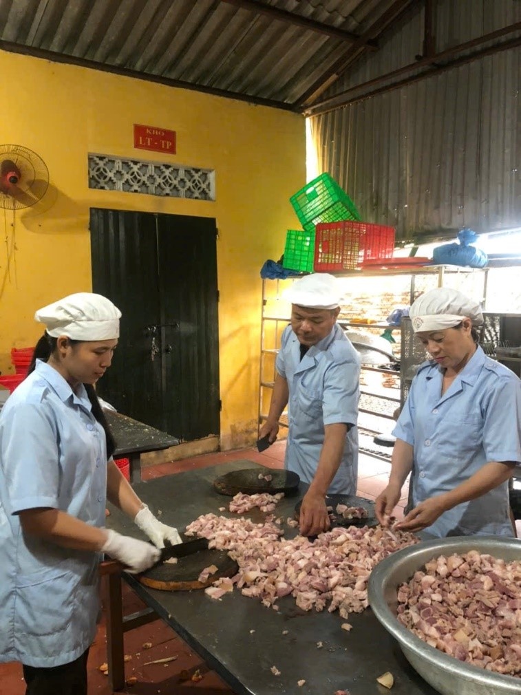 Vòng tay Công đoàn tiếp thêm động lực, lan tỏa yêu thương