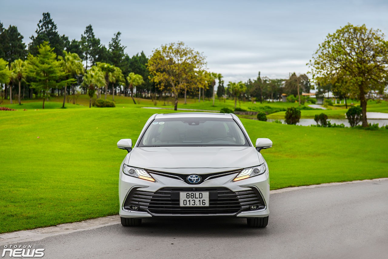 Bộ Công thương đề xuất giảm lệ phí trước bạ xe hybrid tại Việt Nam