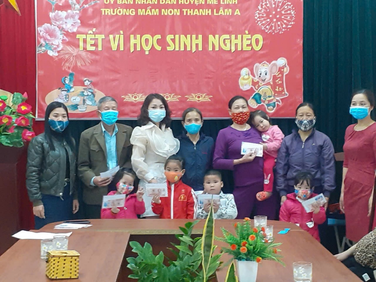 Chủ tịch Công đoàn giàu lòng nhân ái, hăng say làm từ thiện Chủ tịch Công đoàn giàu lòng nhân ái, hăng say làm từ thiện