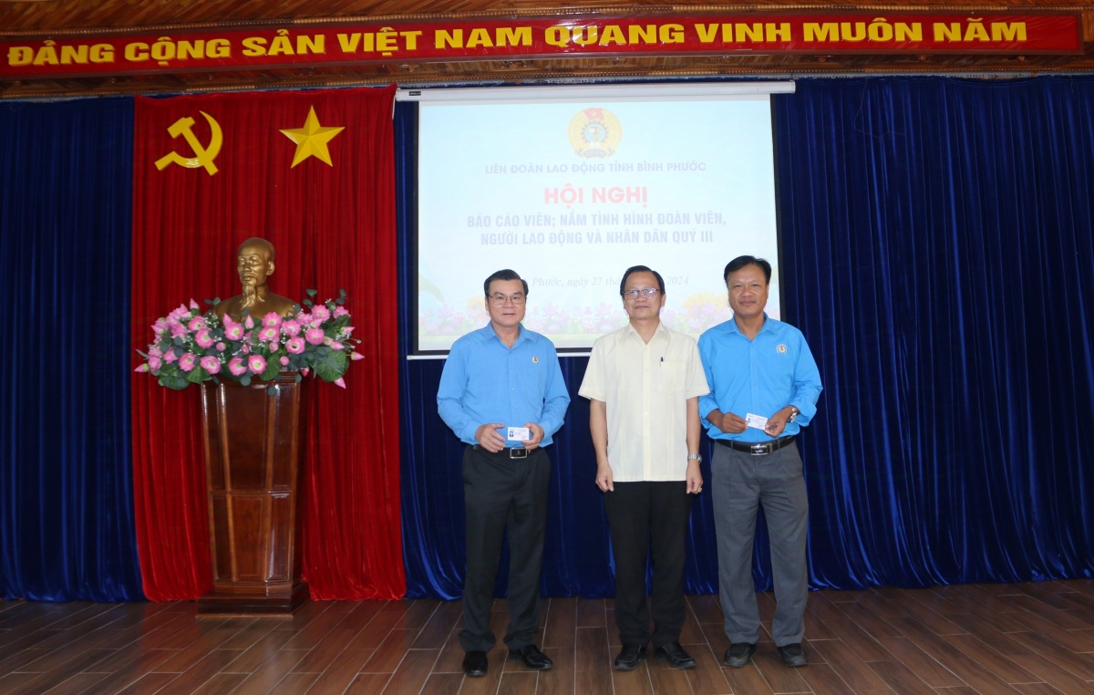 LĐLĐ Bình Phước tổ chức hội nghị báo cáo viên LĐLĐ Bình Phước tổ chức hội nghị báo cáo viên