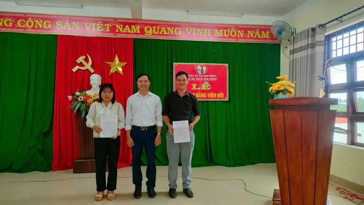 Thầy giáo người Cơ Tu vượt khó của Trường THCS Kim Đồng