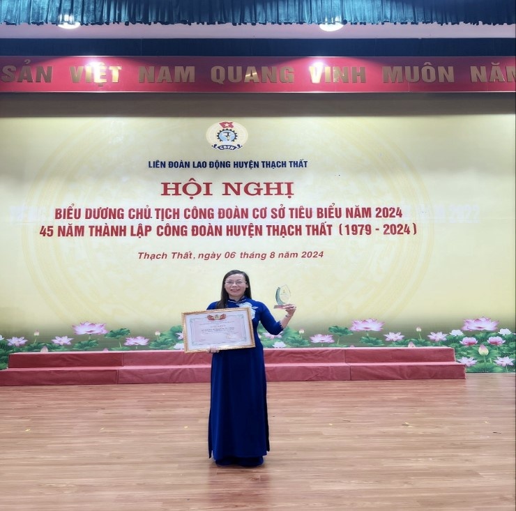 Cô giáo hơn 20 năm gắn bó, tận tụy với công tác Công đoàn