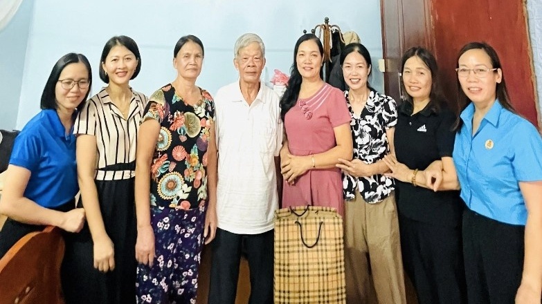 Cô giáo hơn 20 năm gắn bó, tận tụy với công tác Công đoàn