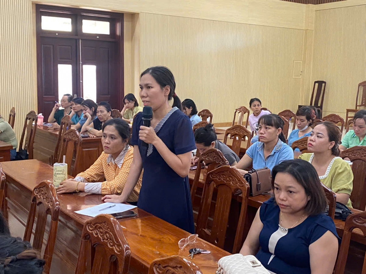 Đối thoại với công nhân Đà Nẵng: “Nóng” vấn đề nhà ở và BHXH Đối thoại với công nhân Đà Nẵng: “Nóng” vấn đề nhà ở và BHXH