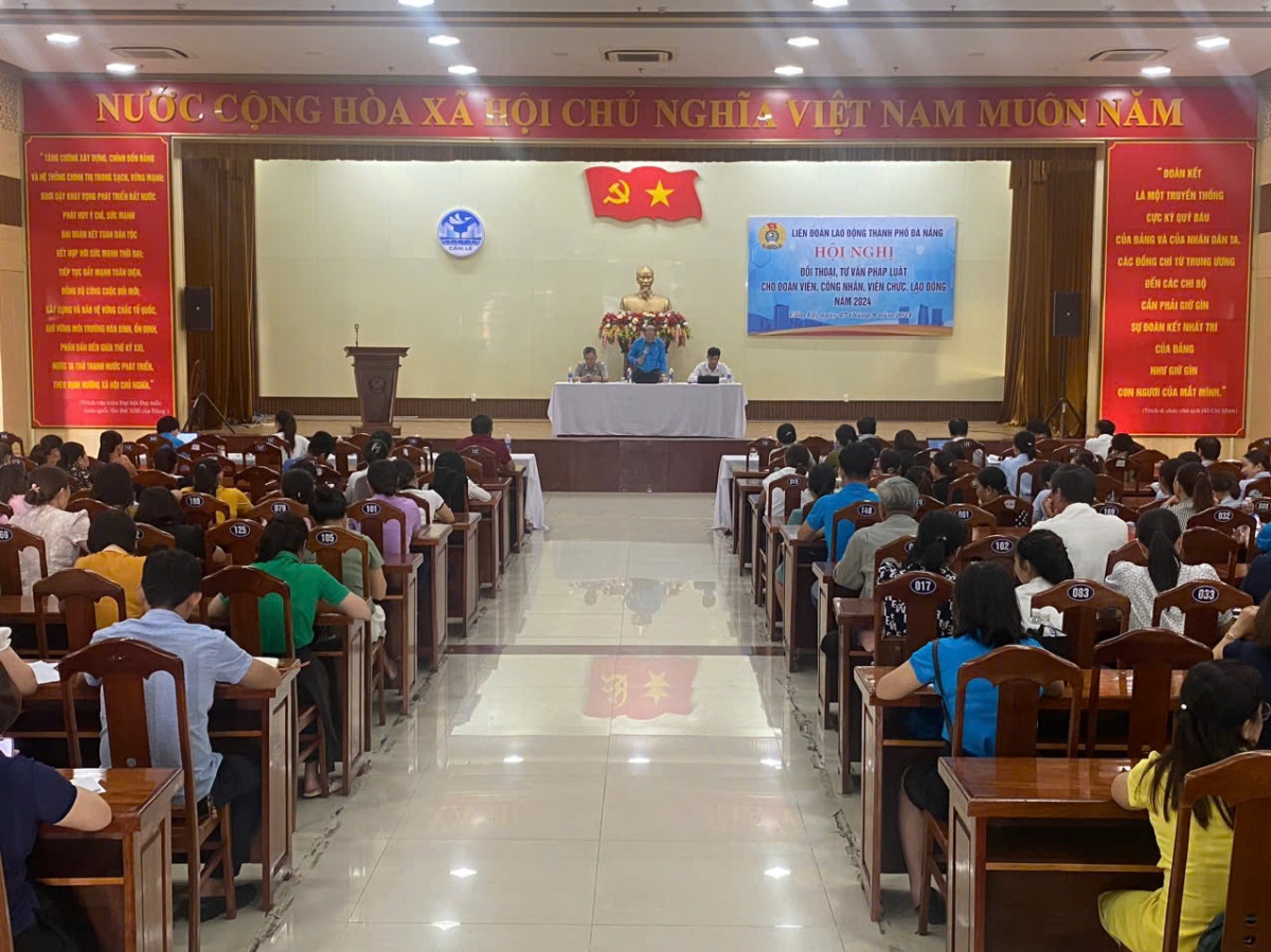 Đối thoại với công nhân Đà Nẵng: “Nóng” vấn đề nhà ở và BHXH Đối thoại với công nhân Đà Nẵng: “Nóng” vấn đề nhà ở và BHXH