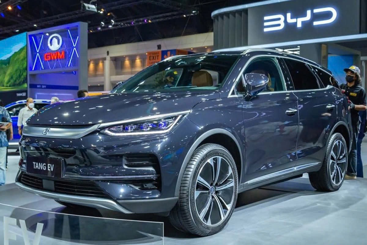 Hàng loạt ô tô nhập khẩu về Việt Nam sẵn sàng cho quý IV năm nay Hàng loạt ô tô nhập khẩu về Việt Nam sẵn sàng cho quý IV năm nay