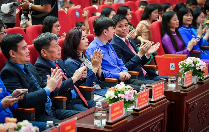 “Mong các em tương lai sẽ trở thành những đoàn viên xứng đáng của Công đoàn Việt Nam” “Mong các em tương lai sẽ trở thành những đoàn viên xứng đáng của Công đoàn Việt Nam”