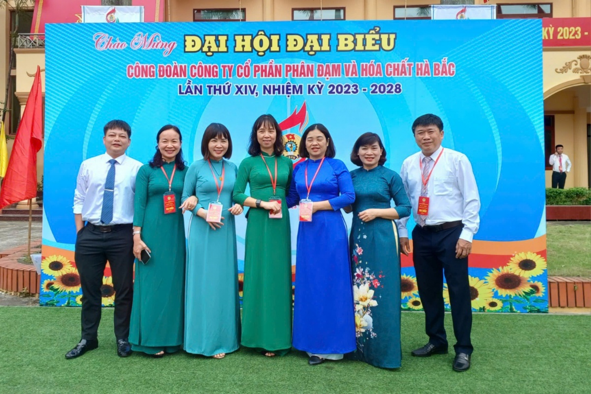 Anh Phạm Việt Hùng- Chủ tịch Công đoàn có “đôi tay vàng” Anh Phạm Việt Hùng- Chủ tịch Công đoàn có “đôi tay vàng”