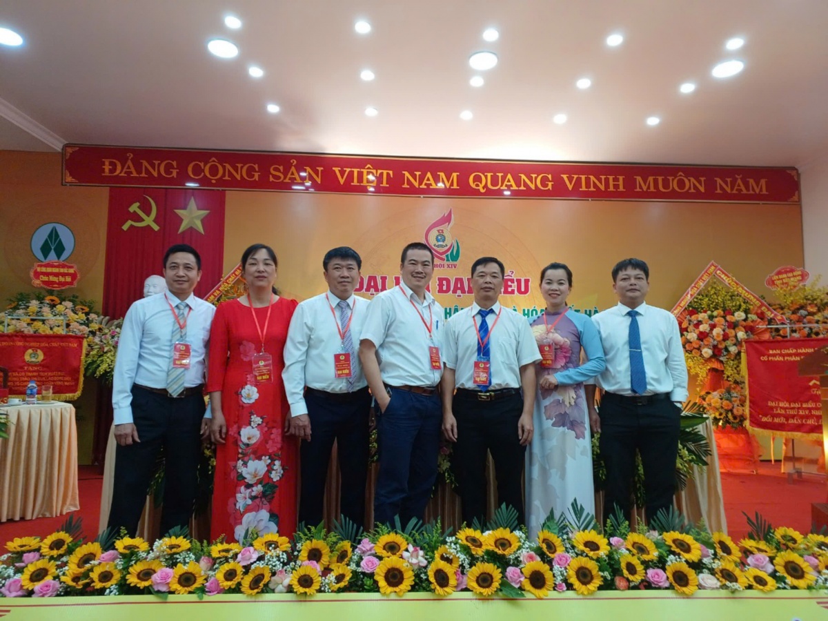 Anh Phạm Việt Hùng- Chủ tịch Công đoàn có “đôi tay vàng” Anh Phạm Việt Hùng- Chủ tịch Công đoàn có “đôi tay vàng”